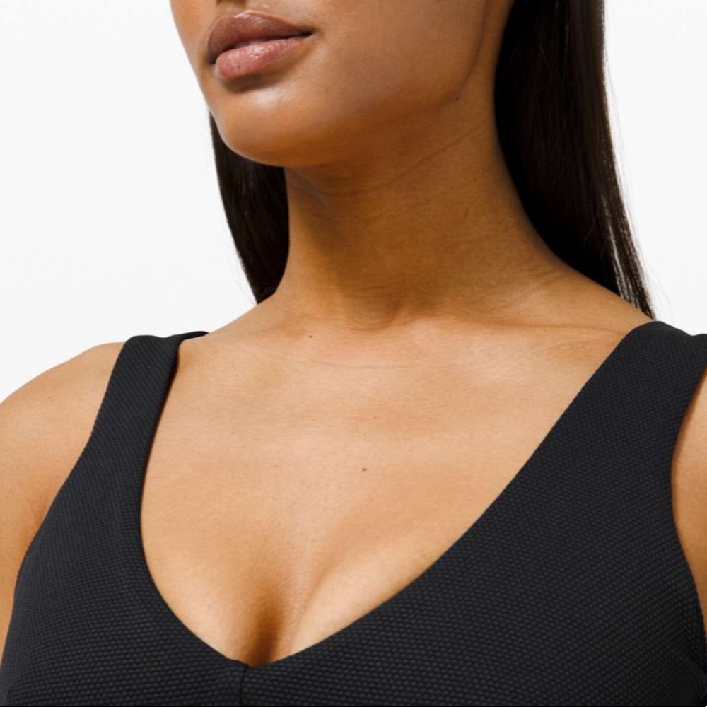 Lululemon Waterside Honeycomb Swimsuit top. - Picture 8 of 11